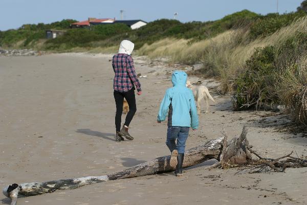 Sam.and.Amanda.and.2.dogs