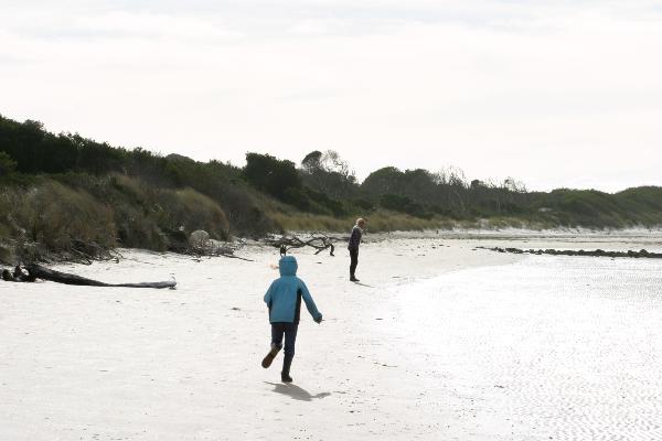 Sam.and.Amanda.on.beach